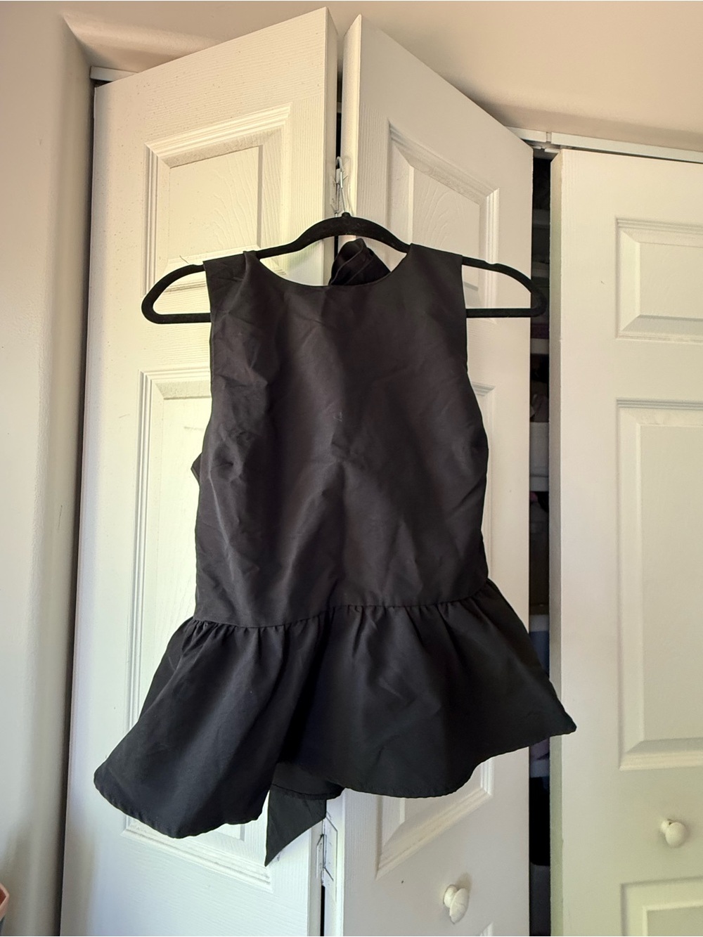 H&M Black Sleeveless Peplum Top